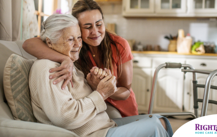 Caregiver supporting an elderly woman in the transition to senior home care